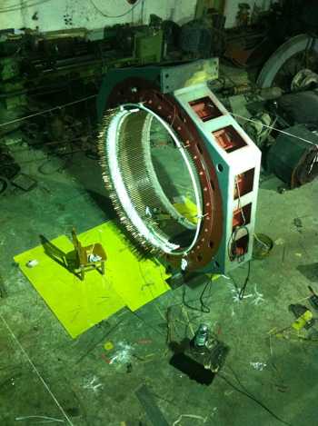 3100KW電機(jī)連夜趕工維修(圖1) 3100KW電機(jī)連夜趕工維修(圖1)